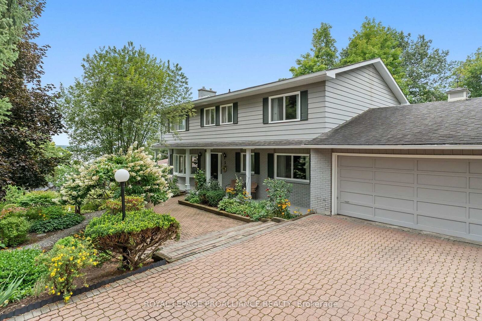 Property Photo:  5 Rockcliffe Road  ON K6C 5Z5 