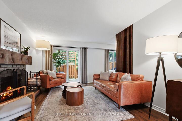 Photo de la propriété: 1807 Axminster Court ON K1C 1Z5