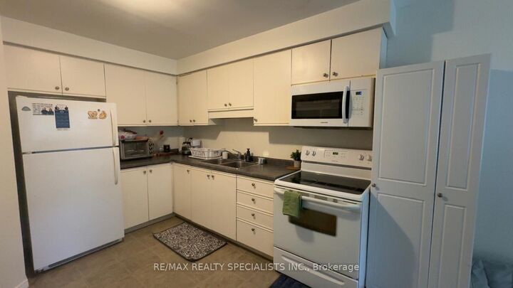 Property Photo:  159 Brantwood Park Road 159A  ON N3P 1Y1 