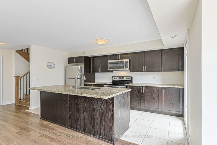 Property Photo:  10 Dunshealth Way 216  ON L6B 1N3 