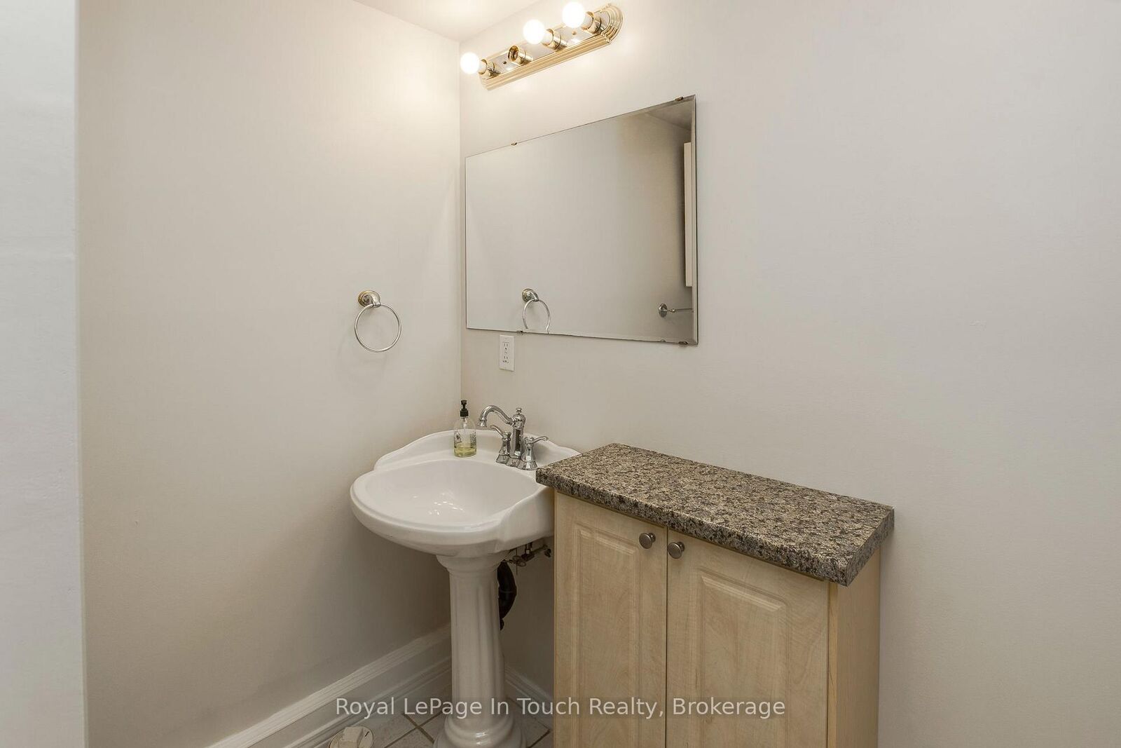 Property Photo:  88 Church Street  ON L9M 1C7 