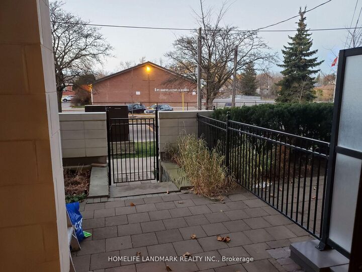 Property Photo:  21 Clairtrell Road 116  ON M2N 0G8 