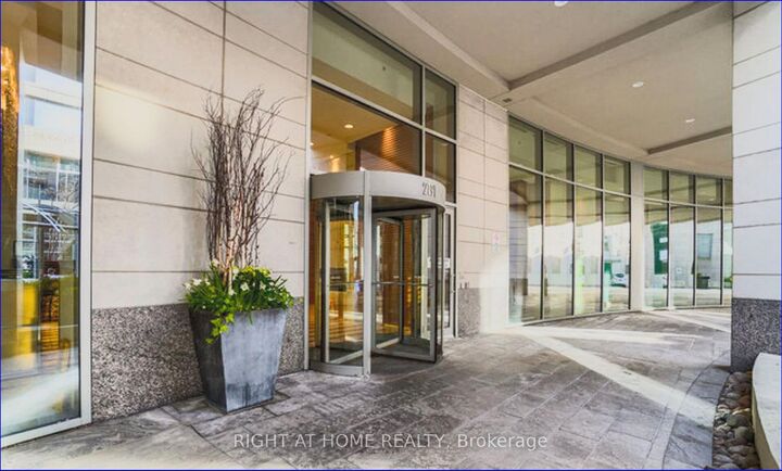 Property Photo:  2191 Yonge Street 2010  ON M4S 3H8 