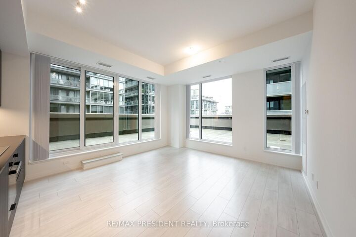 Property Photo:  400 King Street W 822  ON M5V 1K2 