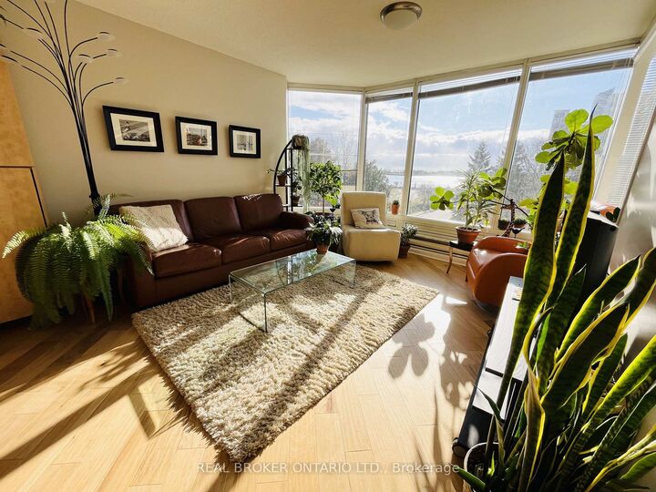 Property Photo:  1 Palace Pier Court 304  ON M8V 3W9 