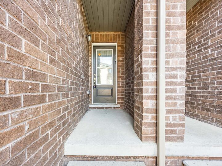 Property Photo:  6 Harper Hill Drive Lower  ON L1T 0J9 
