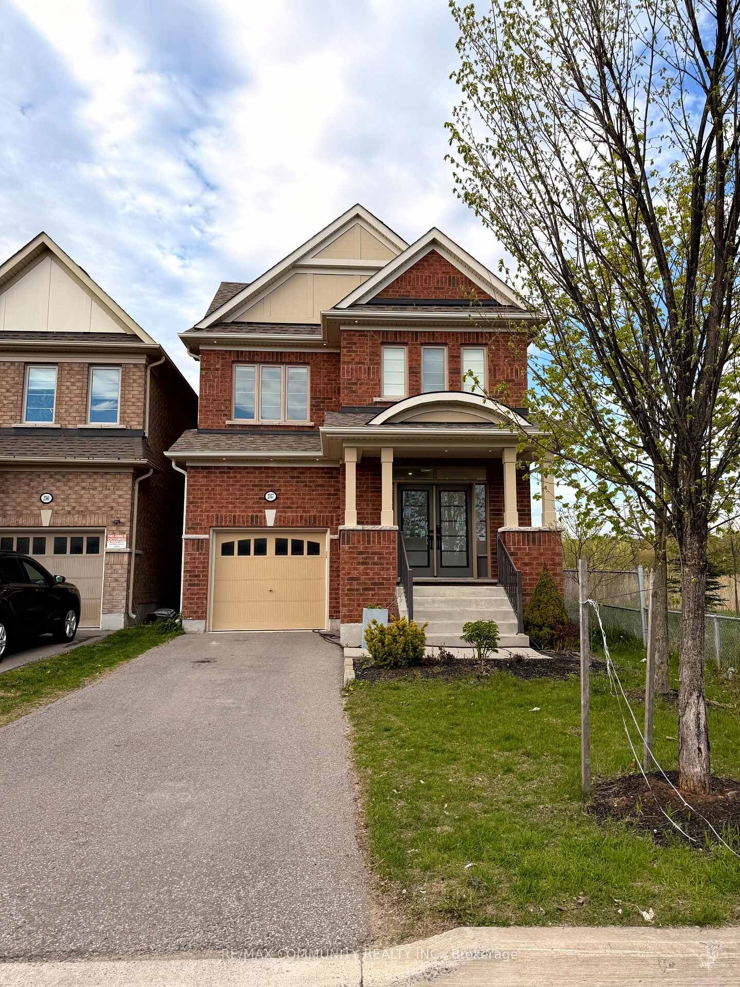 Property Photo:  2557 Bandsman Crescent  ON L1L 0M2 