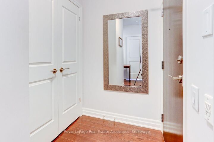 Property Photo:  17 Ruddington Drive 402  ON M2K 0A8 