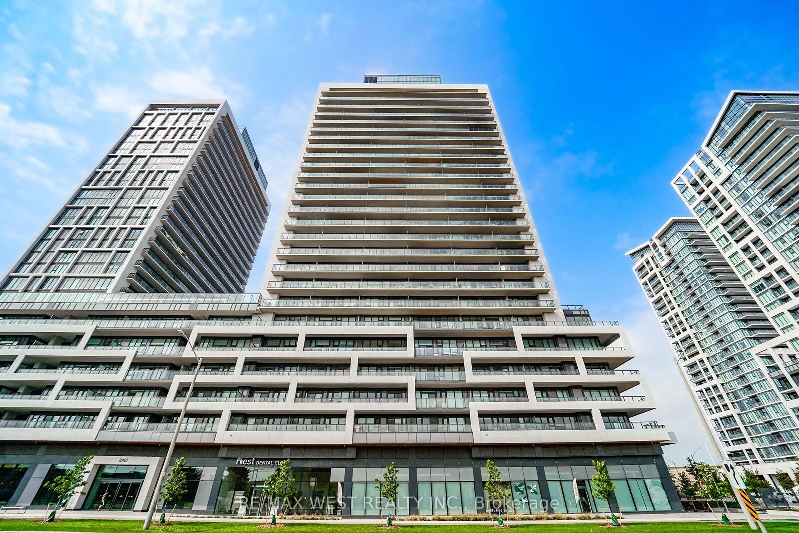 Property Photo:  8960 Jane Street 1502  ON L4K 0N9 