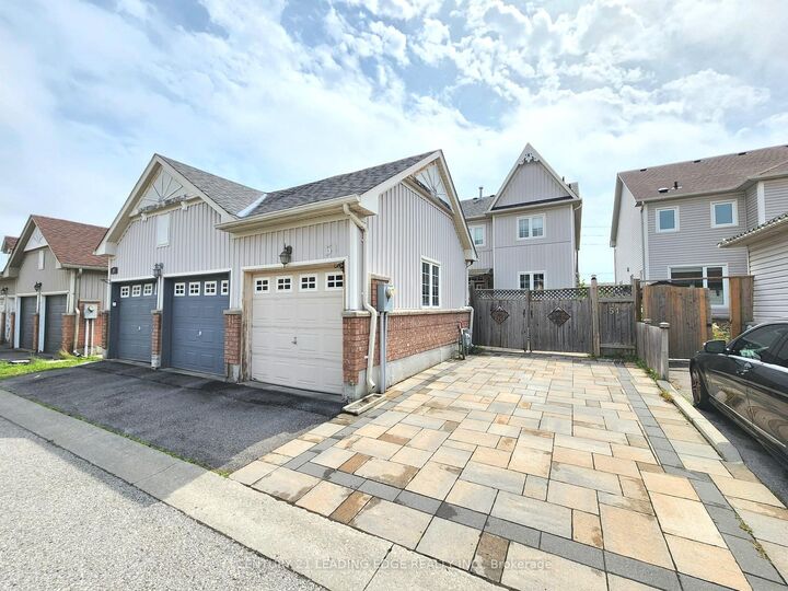 Property Photo:  51 Yale Lane  ON L6B 1G8 