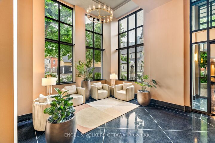 Property Photo:  245 Kent Street 1009  ON K2P 0A5 