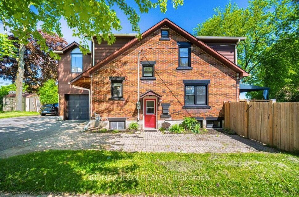 Property Photo:  64 Sheldon Avenue N Basement  ON N2H 3M4 