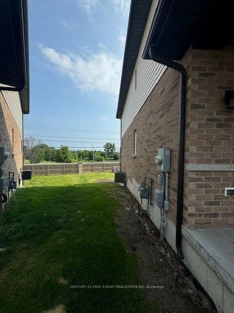 Property Photo:  5 Ledgerock Court  ON K8R 0A1 