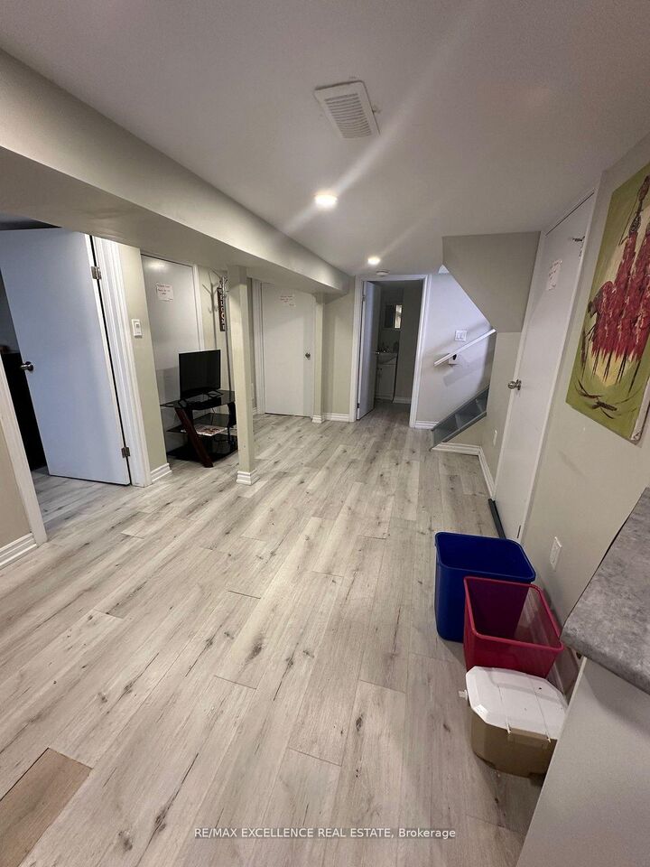 Property Photo:  25 Barnesdale Avenue S Bsmt  ON L8M 2V1 