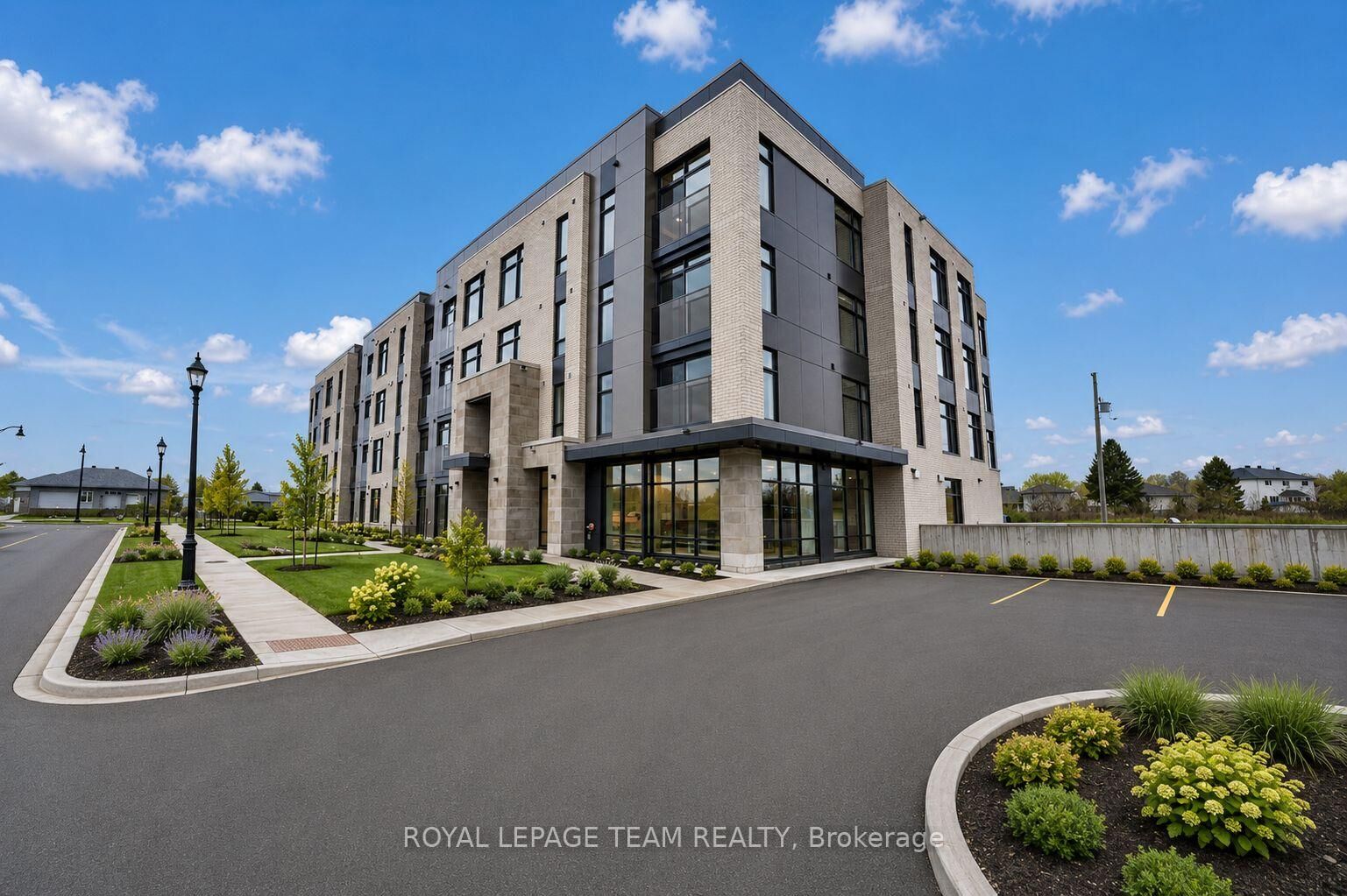 Property Photo:  1008 Rogers Crescent 303  ON K6V 6X5 