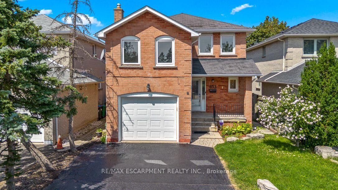 Property Photo:  853 Apple Gate Court  ON L5C 4L8 