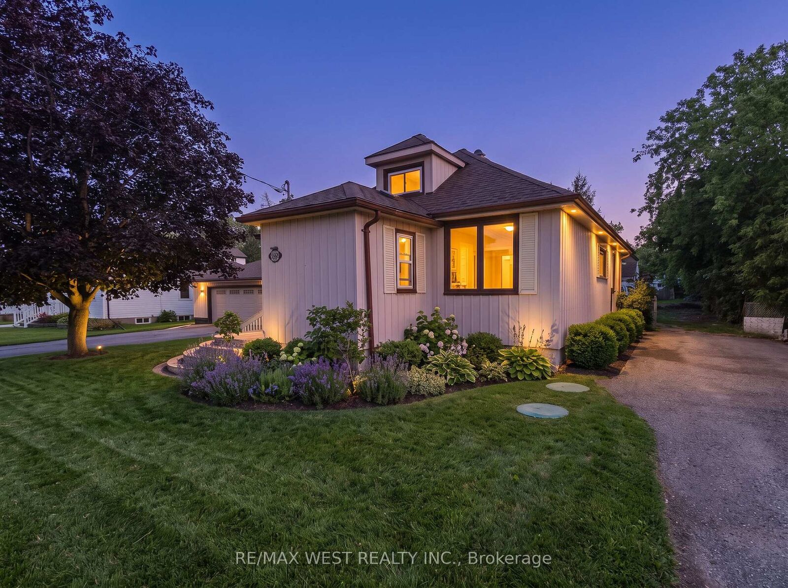 Property Photo:  7826 Yonge Street  ON L9S 1L4 