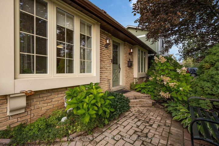 Property Photo: 63 Oren Boulevard ON L4N 4P5