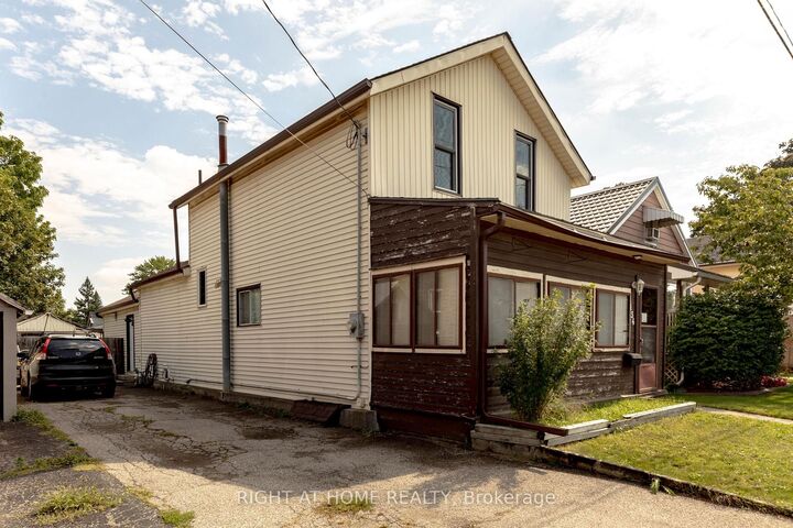 Property Photo:  134 Catharine Avenue  ON N3T 1Y4 