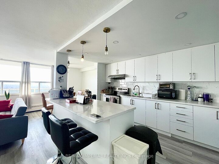 Property Photo:  270 Palmdale Drive 1807  ON M1T 3N8 