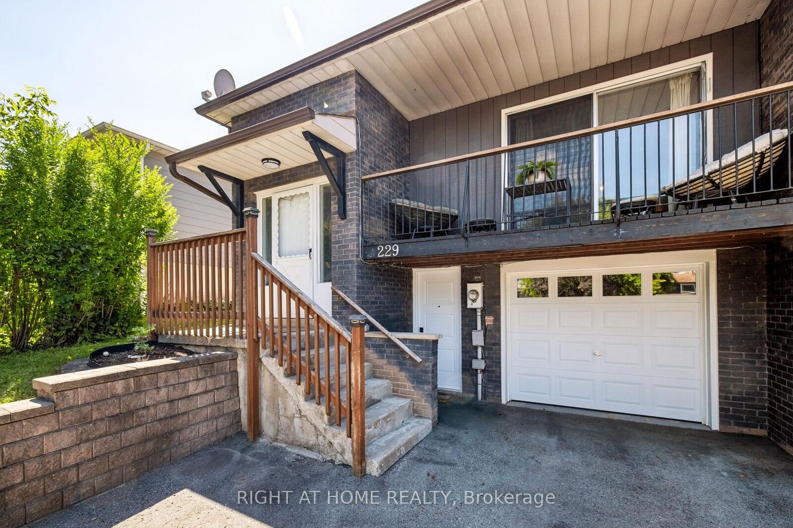 Property Photo:  229 Britannia Avenue  ON L3Z 1A4 