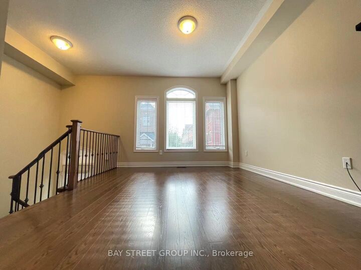 Property Photo:  86 Mack Clement Lane  ON L4S 0G2 