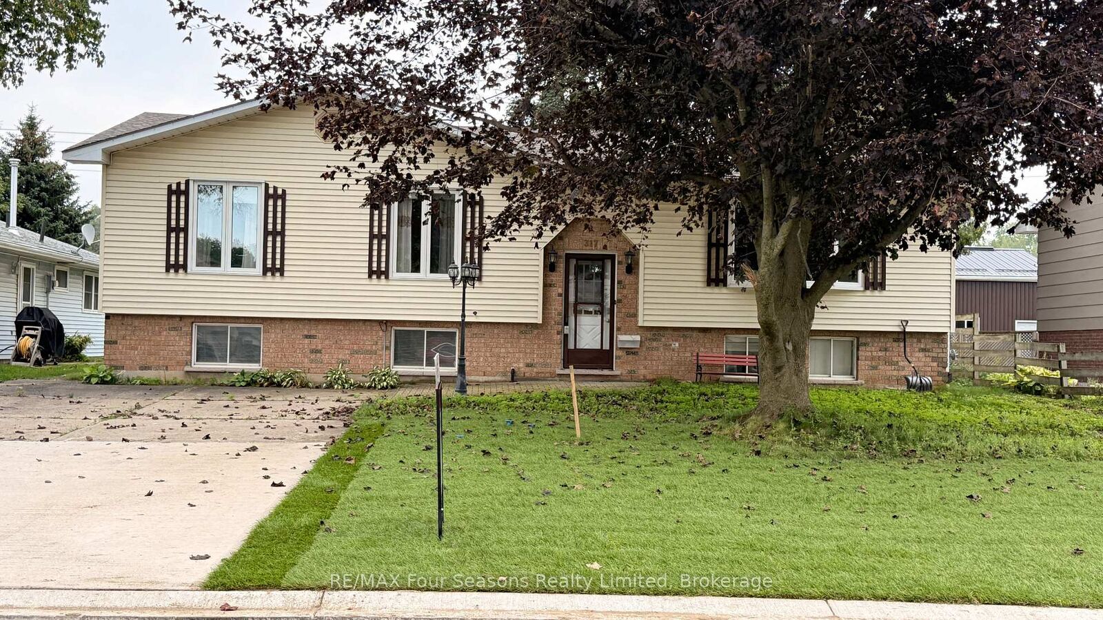 Property Photo:  317 Bricker Street  ON N0H 2C1 