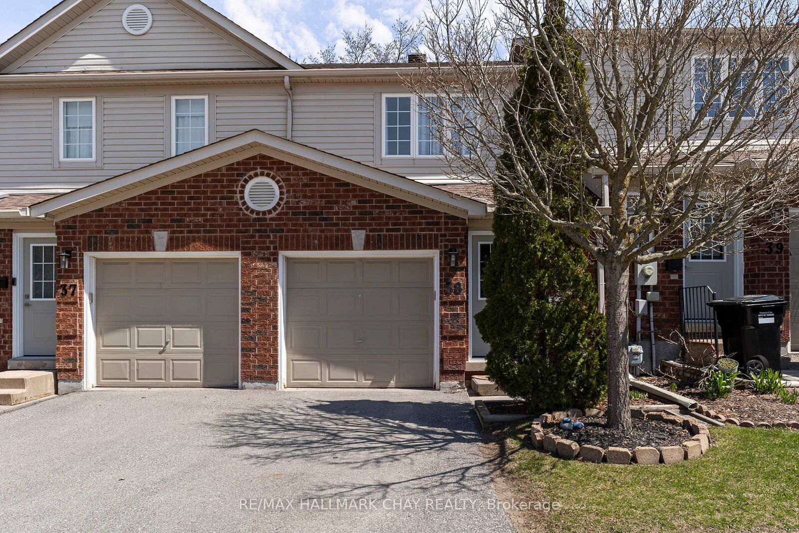 Property Photo:  430 Mapleview Drive E 38  ON L4N 0H4 