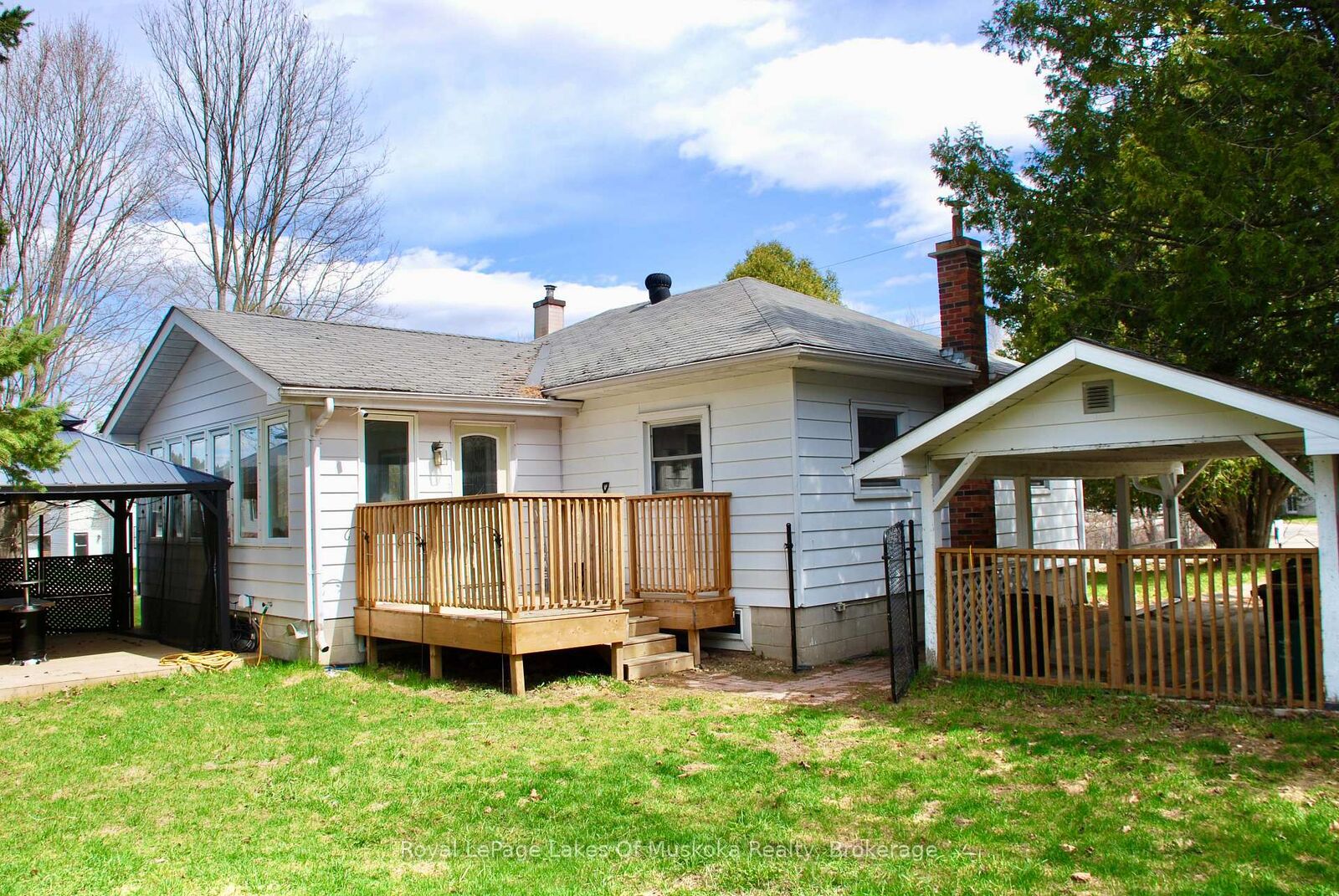 Property Photo:  30 Kitchen Road S  ON P1H 1Y3 