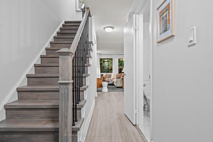 Property Photo: 11 Livonia Place 18 ON M1E 4W5