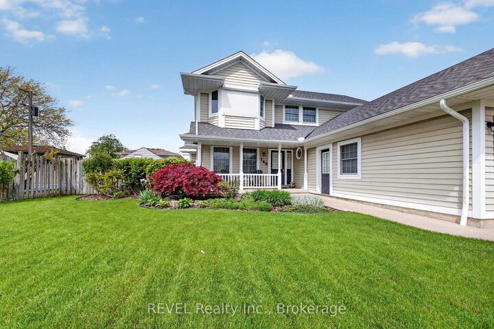 Property Photo:  149 Green Pointe Drive  ON L3C 6Y7 