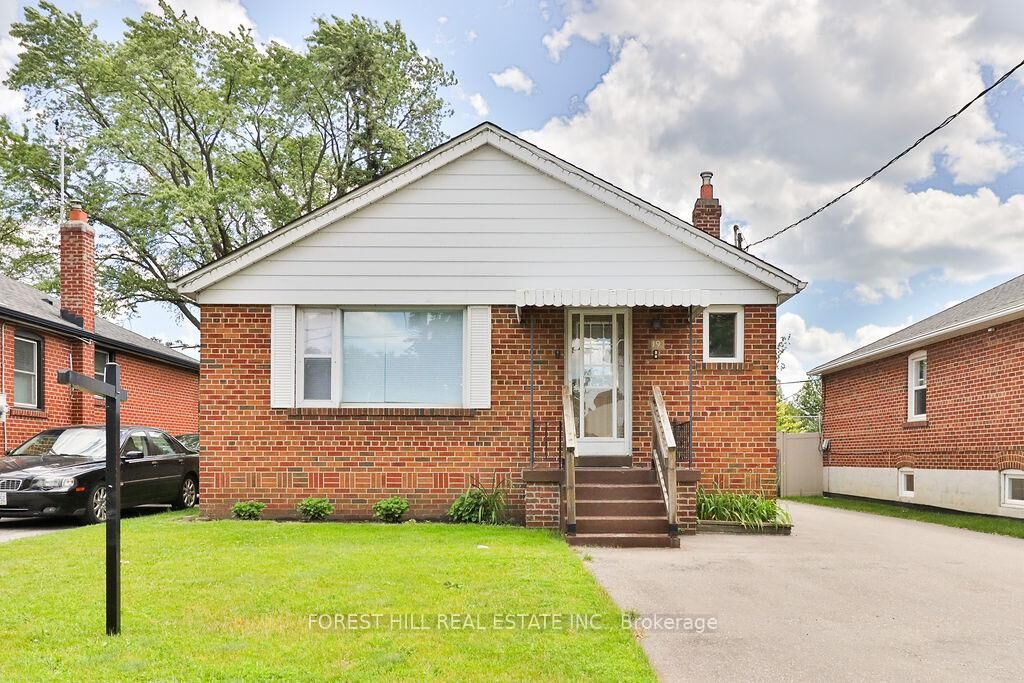 Property Photo:  19 Silvercrest Avenue  ON M8W 2S3 