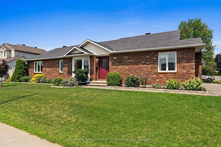Property Photo:  1170 Ambercrest Street  ON K1J 1B2 