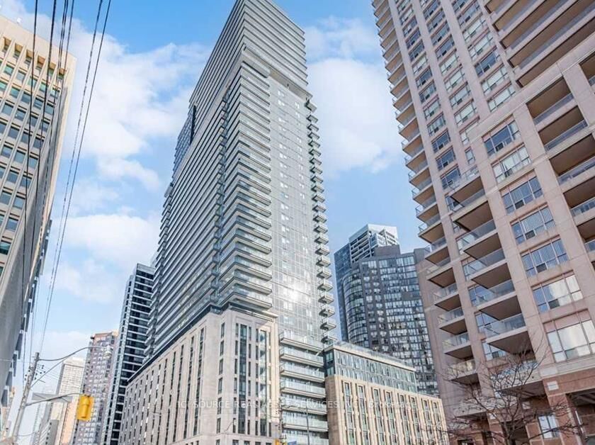Property Photo: 955 Bay Street 611 ON M5S 0C6
