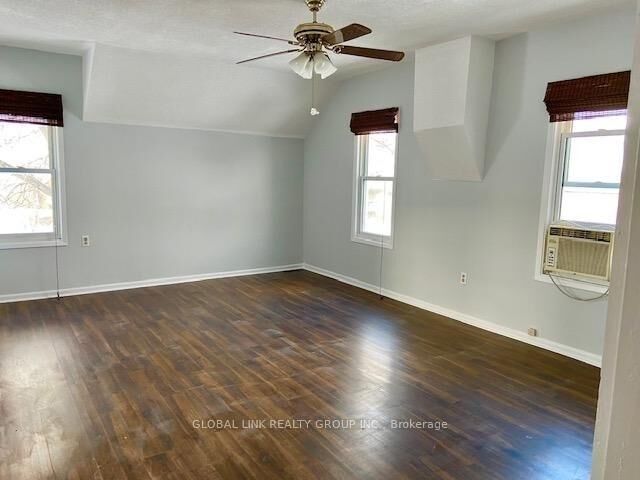 Property Photo:  20 Wedsworth Street Apt B  ON L2T 1H8 
