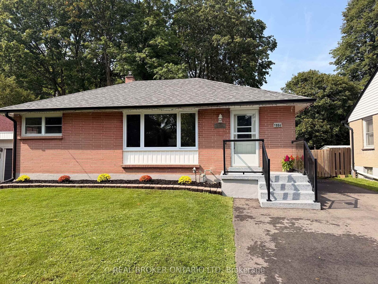 Property Photo:  1864 Herbert Avenue  ON N5V 2C5 