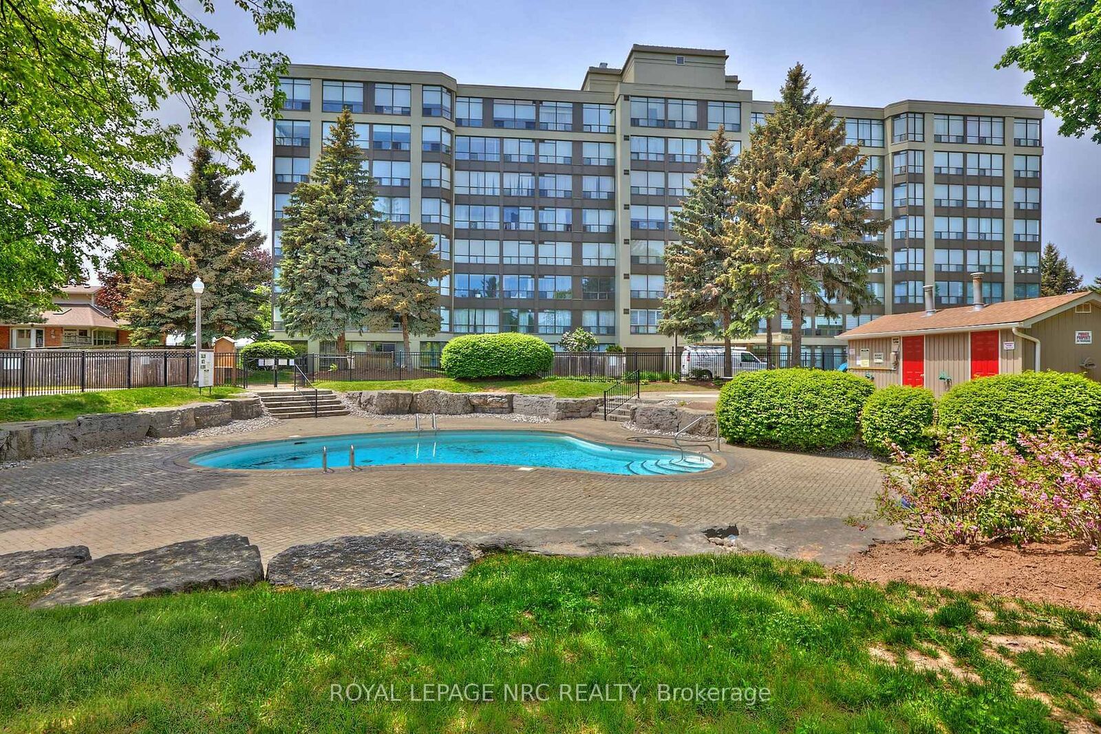 Property Photo:  5100 Dorchester Road #606  ON L2E 7H4 