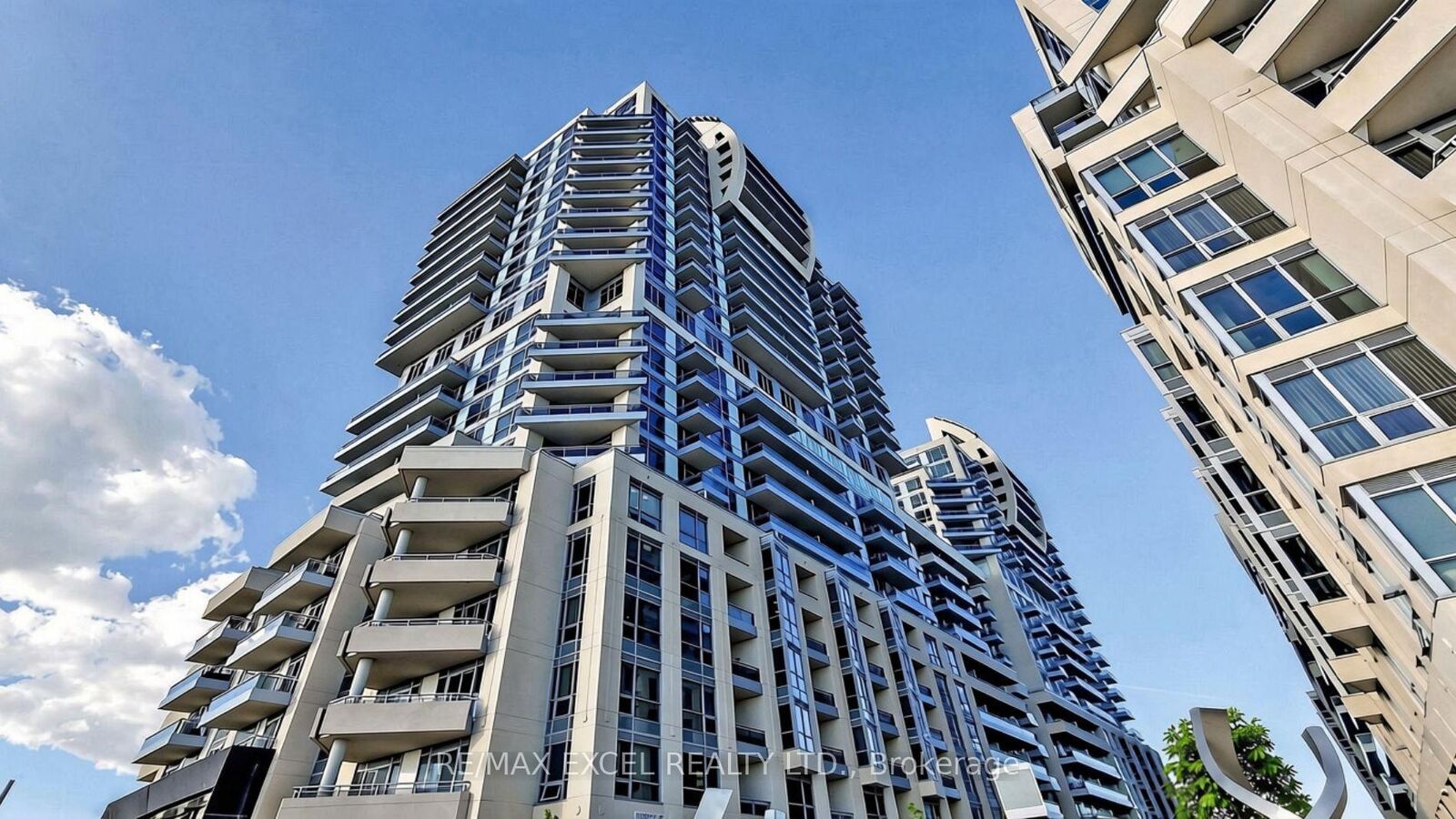 Property Photo:  9201 Yonge Street 2304  ON L4C 1H9 