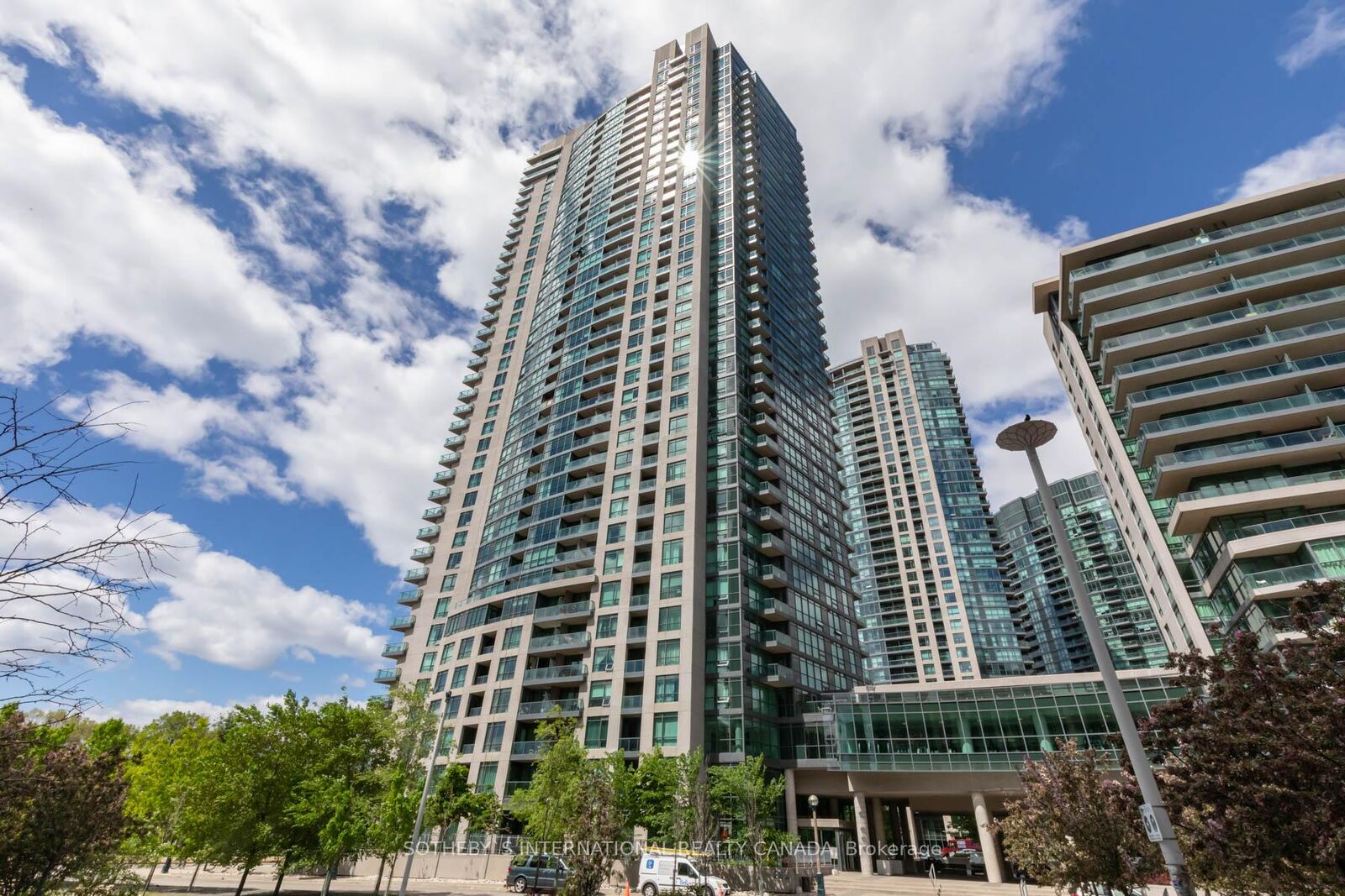 Property Photo:  215 Fort York Boulevard 2904  ON M5V 4A2 