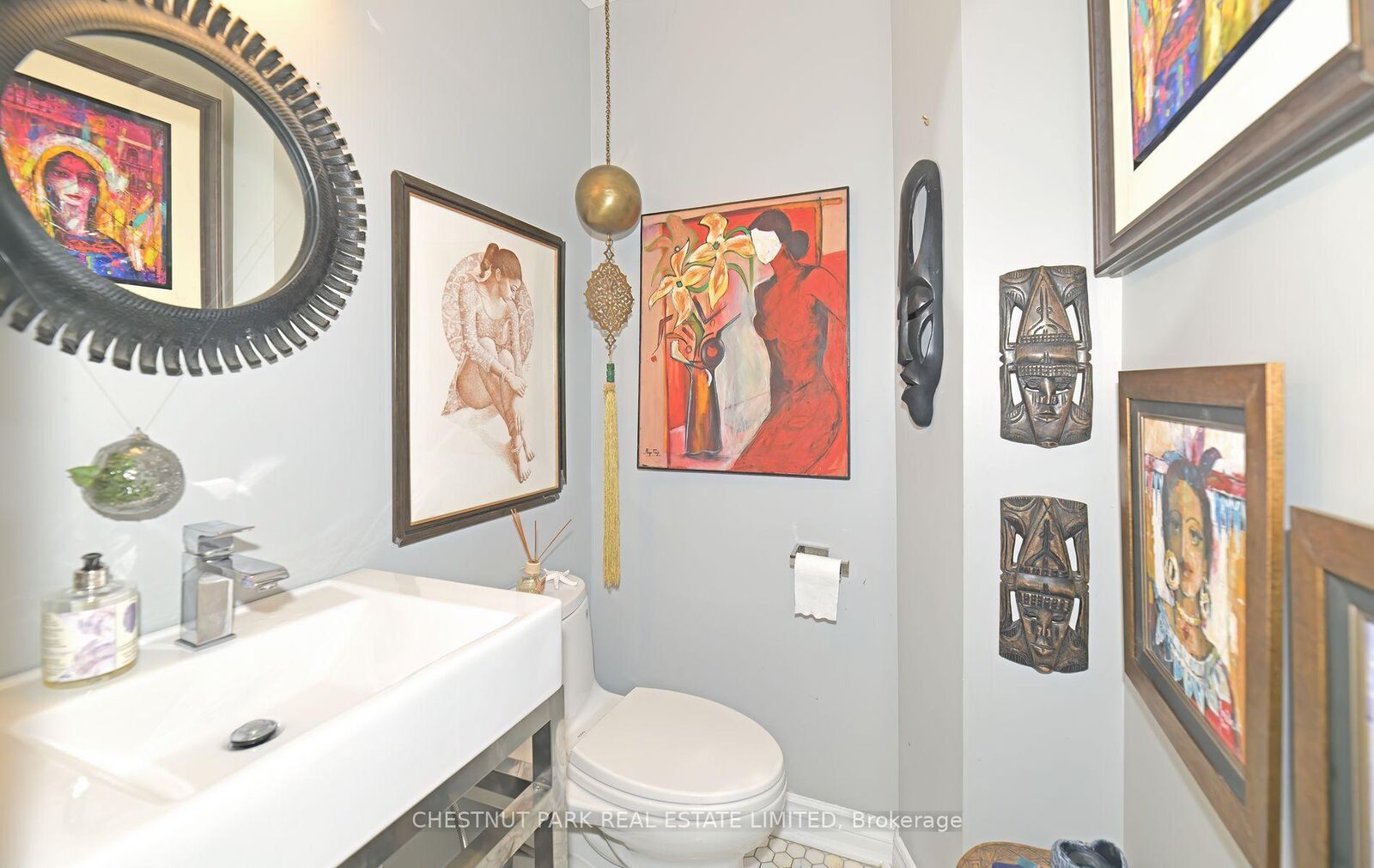 Property Photo:  58 Alcorn Avenue  ON M4V 1E4 