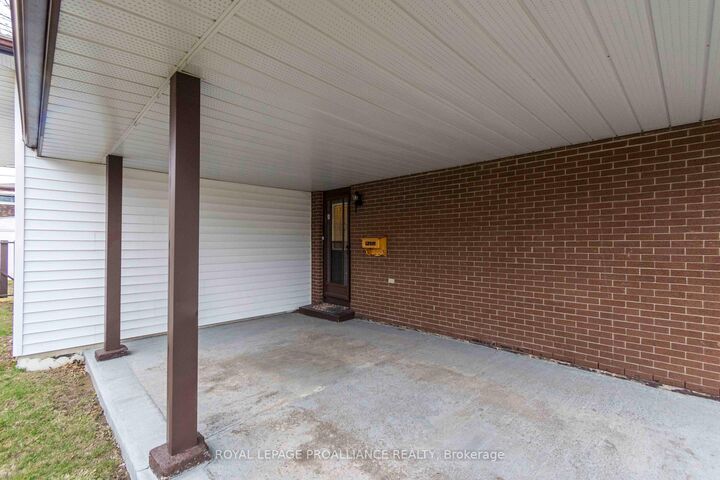 Property Photo:  21 Miron Road  ON K8V 3H9 