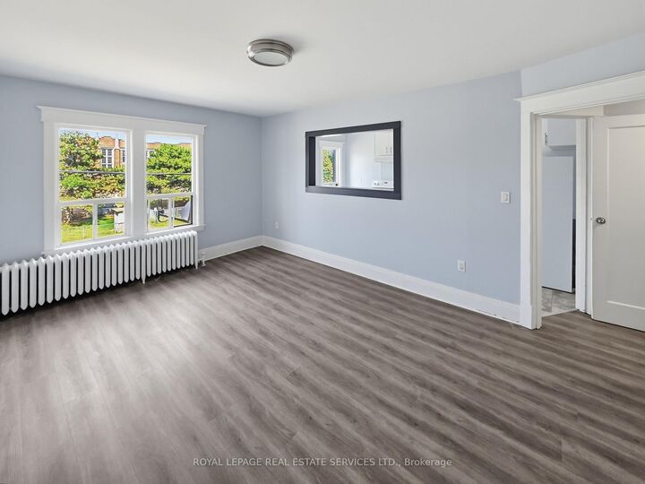 Property Photo:  8 Ottawa Street N 8  ON L8H 3Y7 