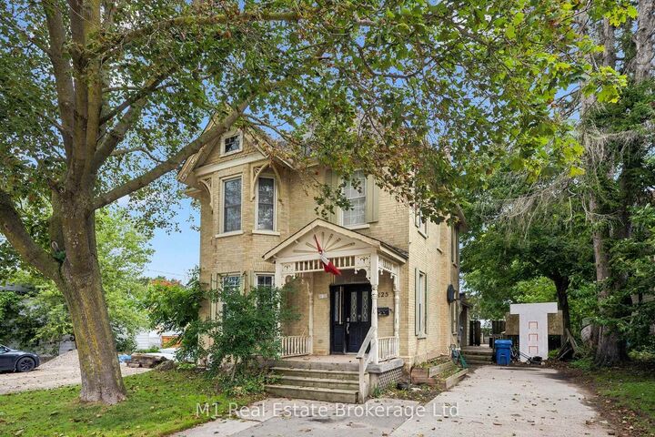 Property Photo:  125 Elora Street S  ON N0G 1Z0 