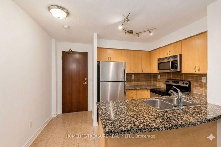 Property Photo:  5 Michael Power Place 905  ON M9A 0A3 