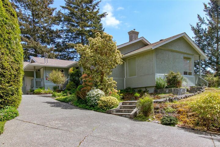 Property Photo:  2175 Firwood Pl  BC V9Z 0N2 