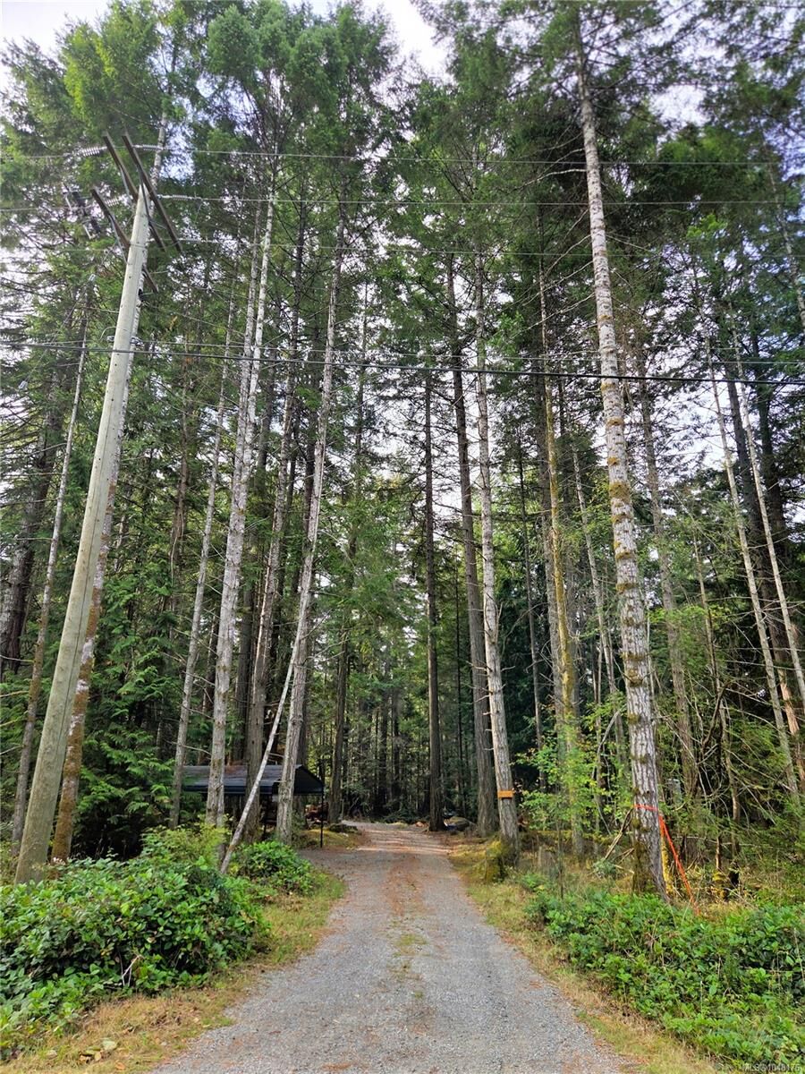 Property Photo:  323 Davis Rd  BC V0R 1X1 