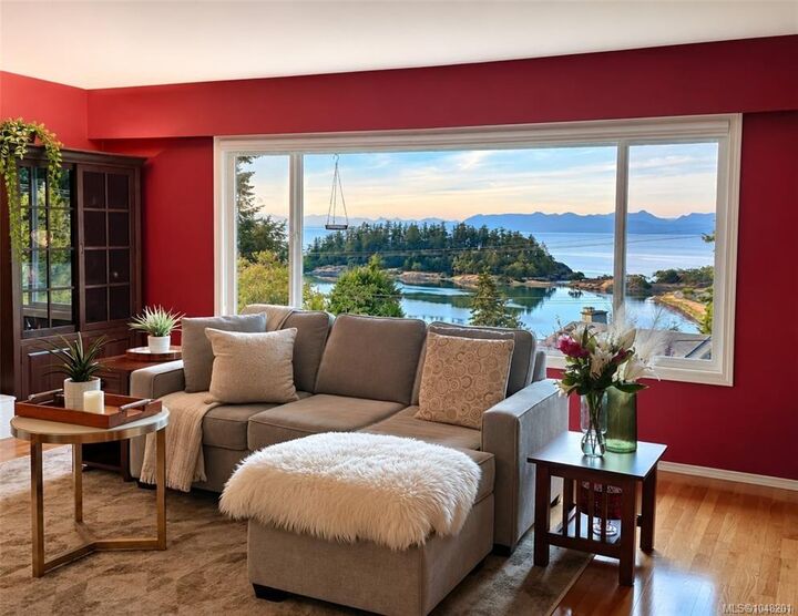 Property Photo: 3583 Hammond Bay Rd BC V9T 1E8
