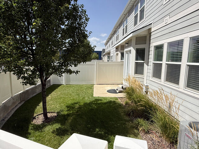 Property Photo: 7889 S 700 E UT 84070