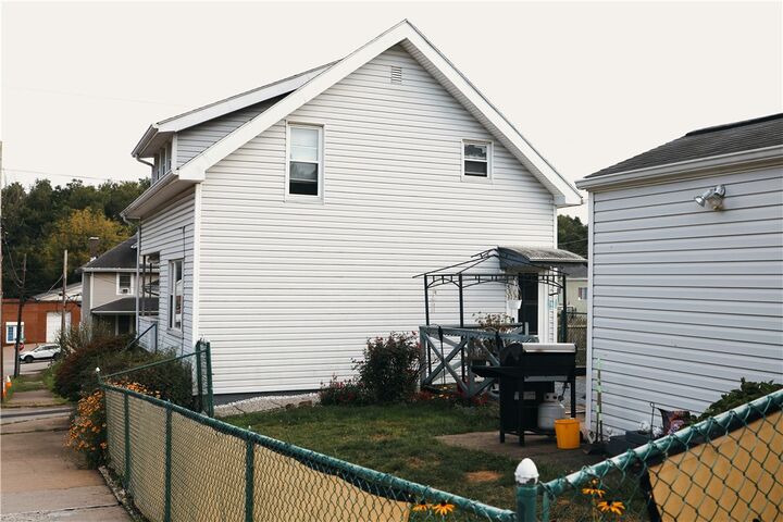 Property Photo:  55 Canton Ave  PA 15301 