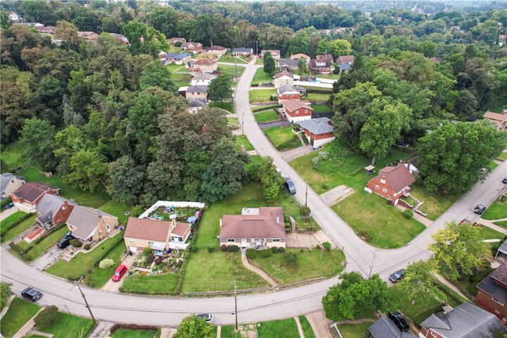 Property Photo:  11204 Azalea Dr  PA 15235 